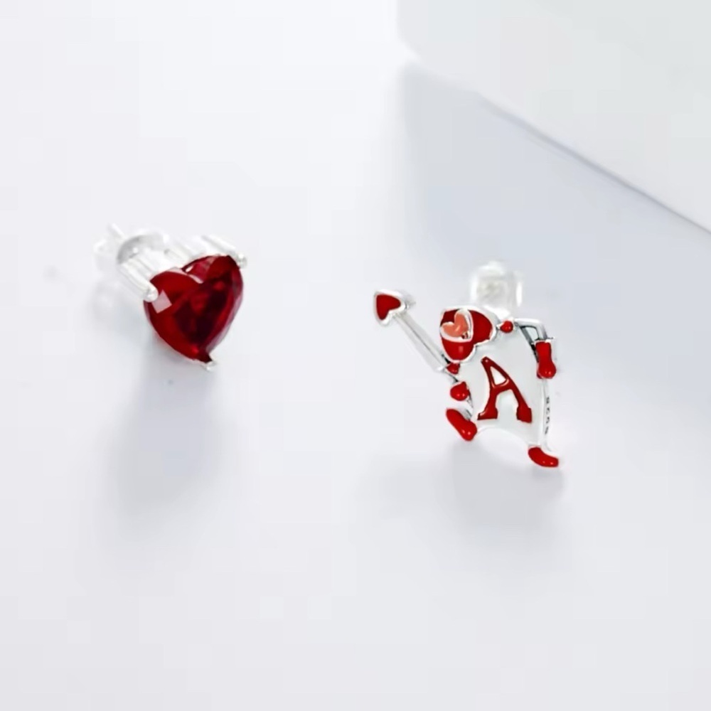 925 Sterling Silver Alice In Wonderland Playing Card Guard Stud Earrings - Picture 2 of 8